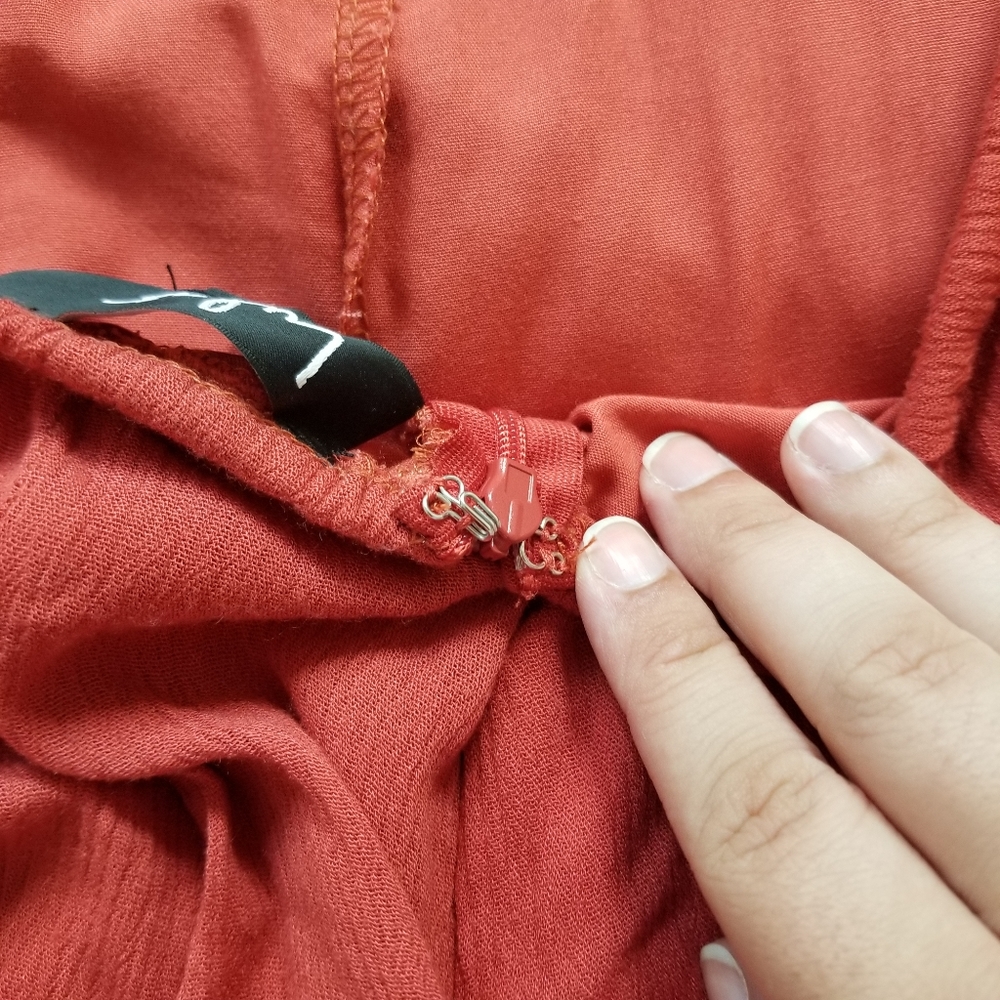Lulu's Coral Crochet Romper - Picture 8 of 12